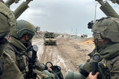 Israel attacks Hezbollah bases in Syria