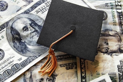 Explainer: How student loan debt turns into crushing crisis in U.S.