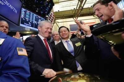 U.S. stocks regain footing, Nasdaq climbs 179 points