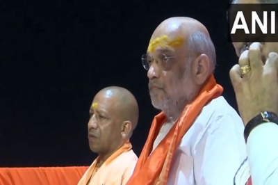 Amit Shah, Yogi Adityanath attend ‘Ganga Aarti’ at Dashashwamedh Ghat in Varanasi
