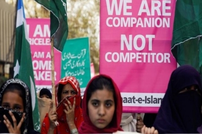 Imran Khan govt to counter ‘Aurat March’ by hailing hijab
