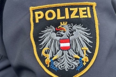 Austrian police reprimanded over Russian gifts AP