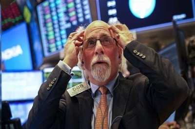 Threat of war sends Wall Street reeling, Dow Jones drops 622 points