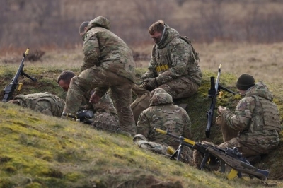 UK PM rules out large scale Ukraine troop deployment