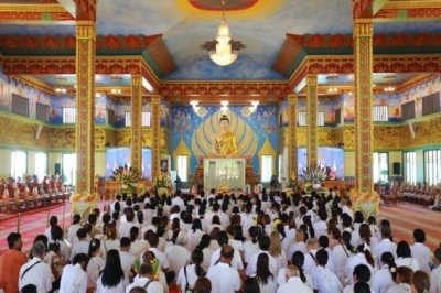 Thailand: Thousands of devotees pay respect to Buddha’s relics in Krabi