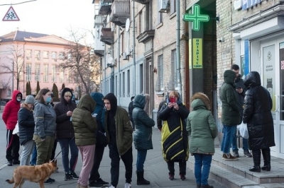 Female pharmacists fleeing Ukraine media