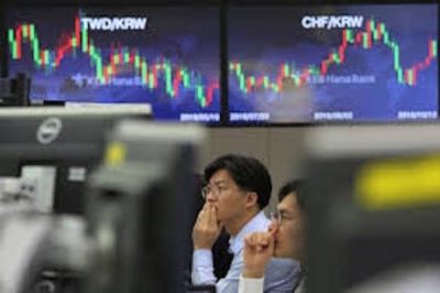 Stocks in Asia slump, Japan closed, U.S. dollar rebounds