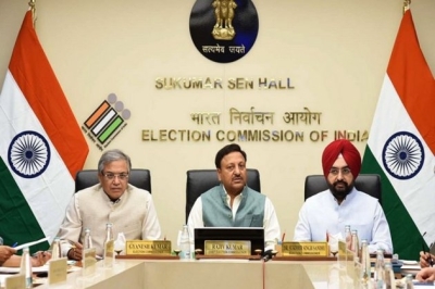 Lok Sabha Election : ECI constitutes task force to monitor heat conditions ahead of each phase