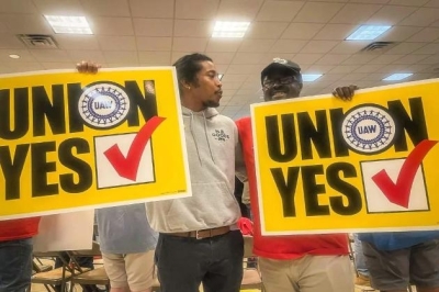 Workers at Volkswagen Tennessee plant vote to join UAW union